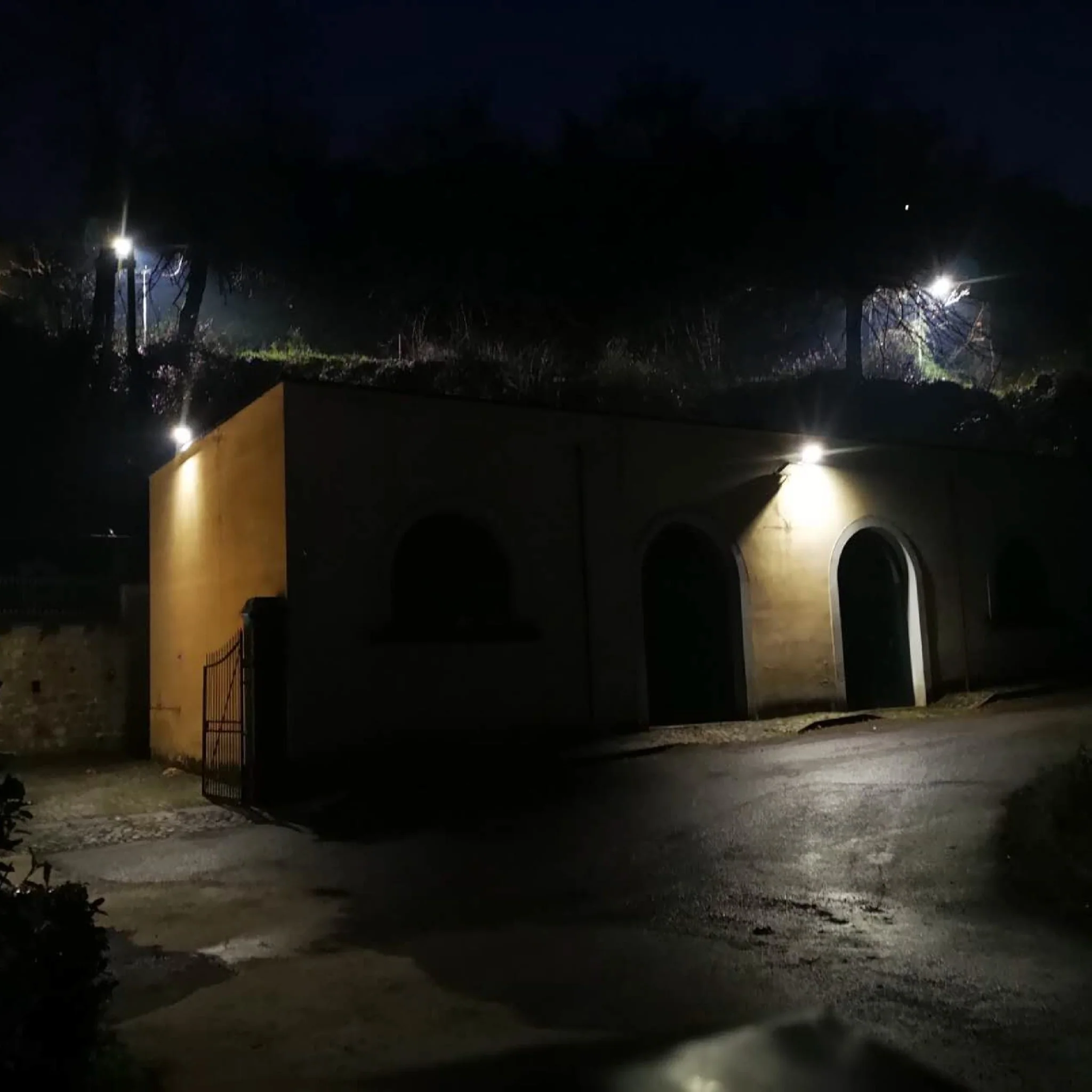 Faro Energia Solare Led Potente 3280 Lumen con Illuminazione Programmabile - Image 6